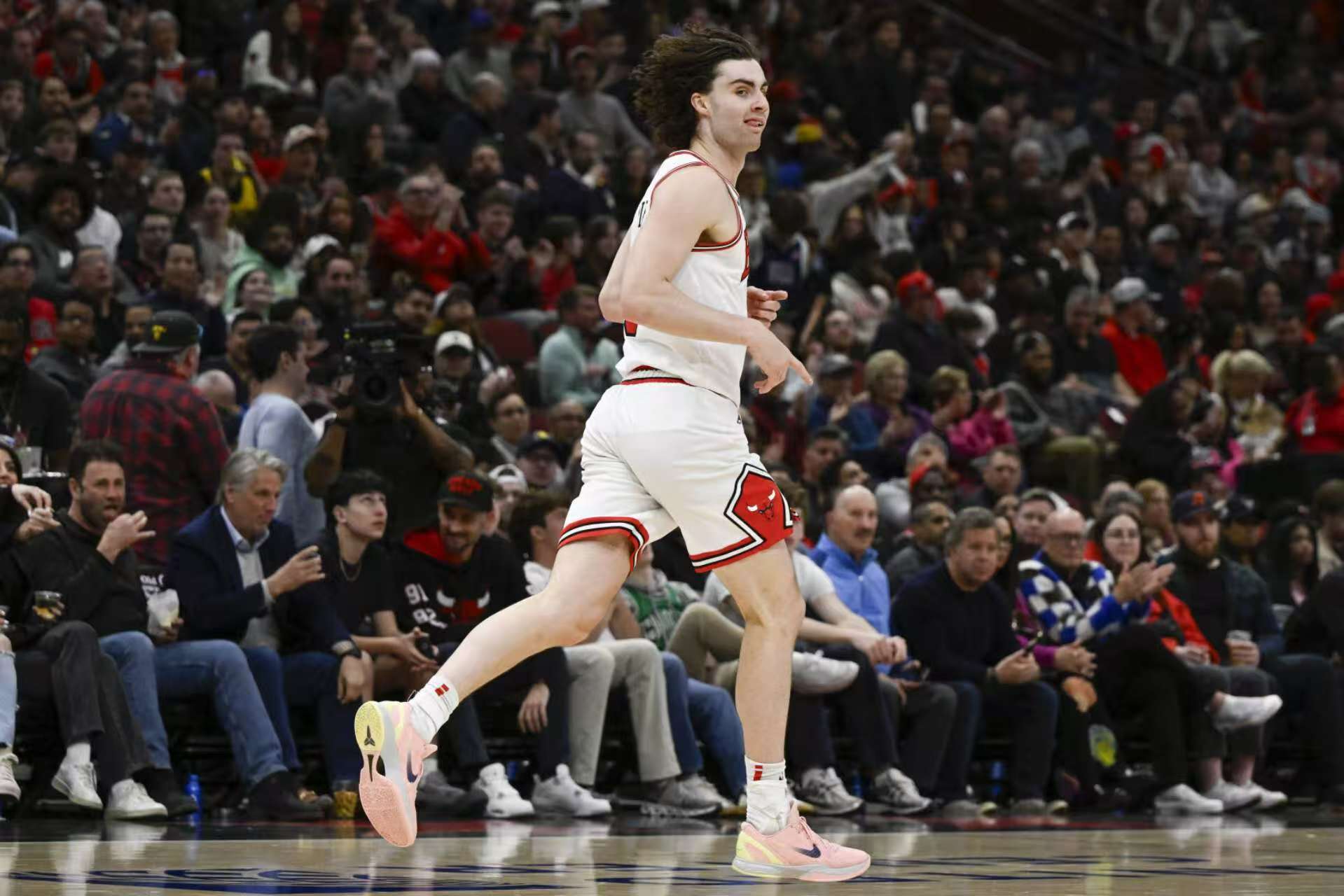 里程碑夜！波士顿凯尔特人官宣签约，欧联加时末段刷纪录，底气十足，细节决定成败的简单介绍米乐官方网址